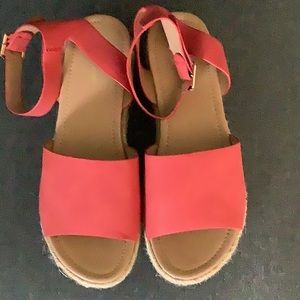 Luffymomo red platform sandals size 9
